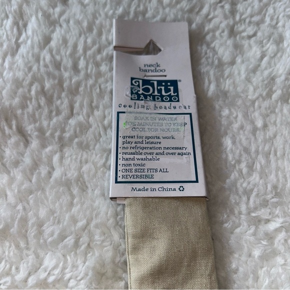 Blü Bandoo Neck Bandoo Cooling Headwear NEW - Picture 2 of 2